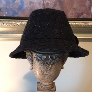 HAT WHITE HOUSE BLACK MARKET